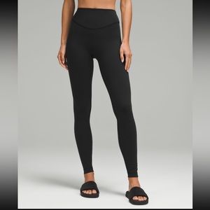 Black lululemon wunder under leggings